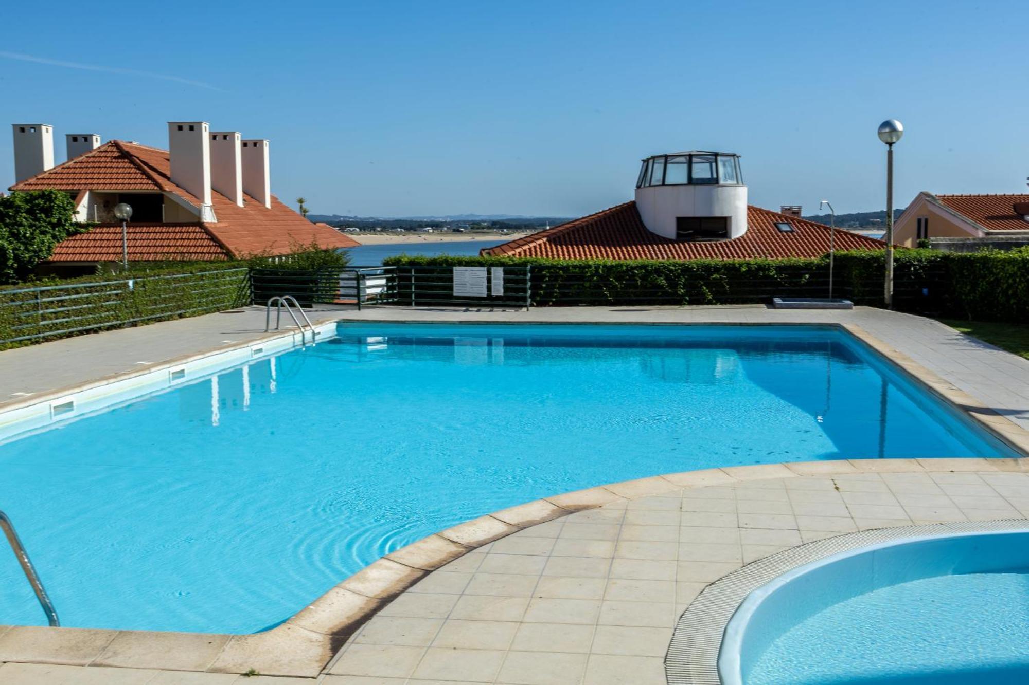 Concha Mar Com Vista Sobre A Baia Appartement São Martinho do Porto Buitenkant foto