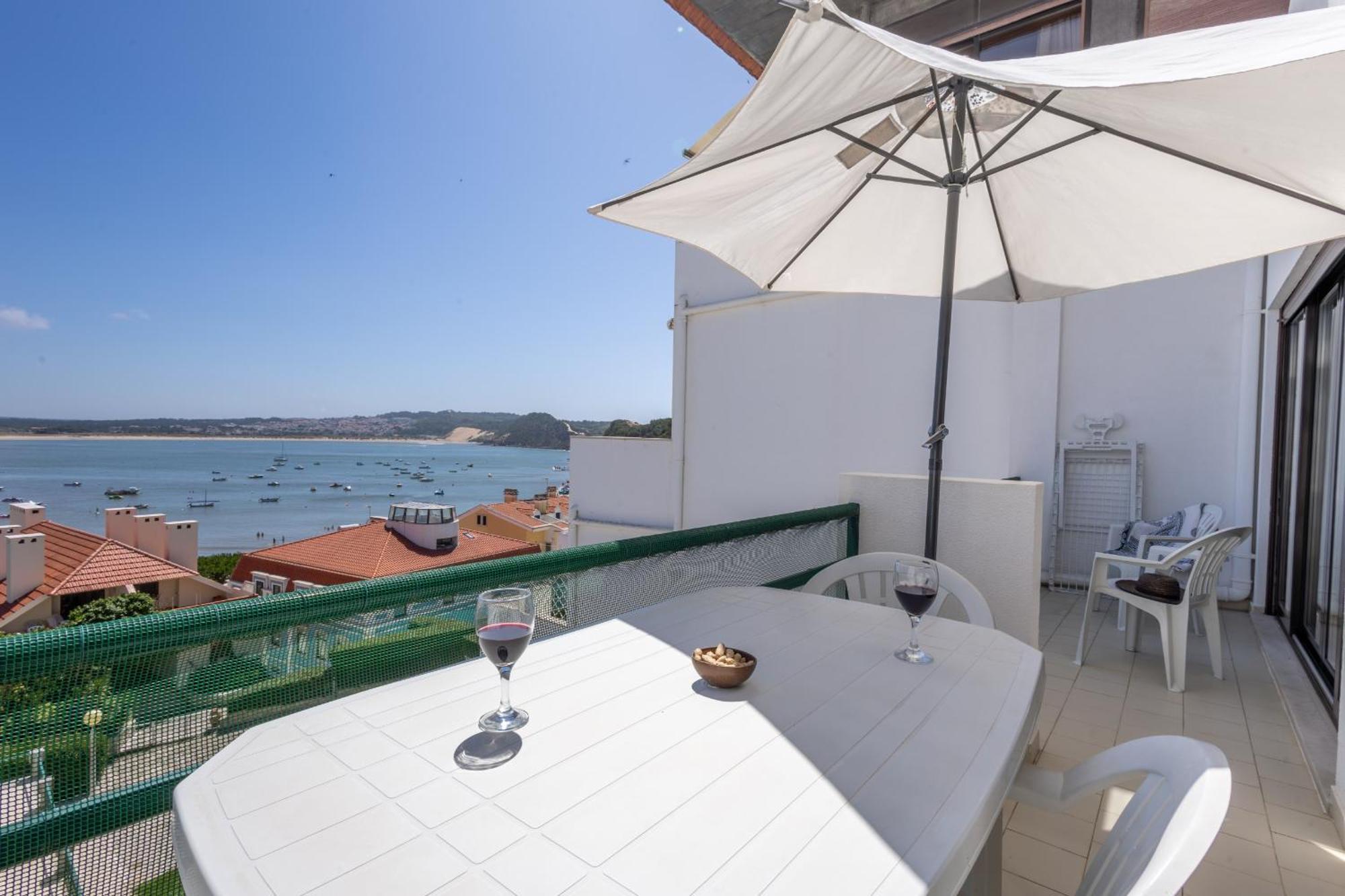 Concha Mar Com Vista Sobre A Baia Appartement São Martinho do Porto Buitenkant foto